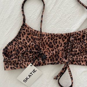 SKATIE BIKINI TOP BNWT